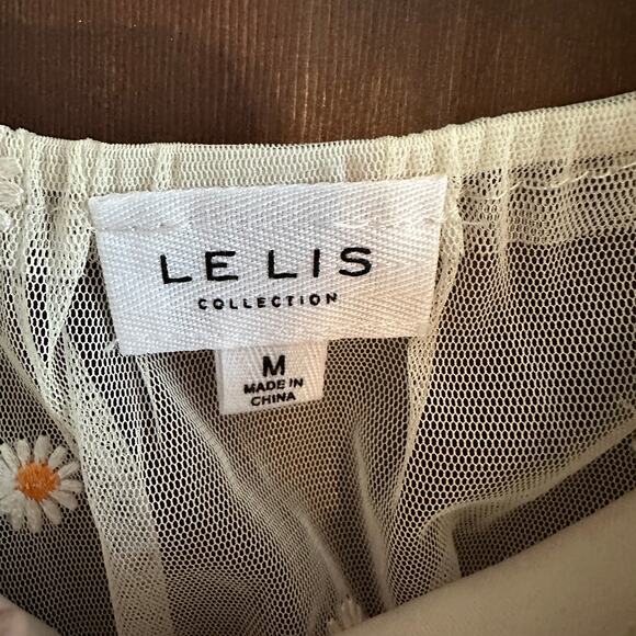 LE LIS | Daisy Embroidered Coquette Style Sheer Peasant Style Crop | Size Medium - Picture 4 of 6